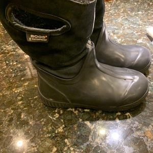 Bogs suede and shearling lined boots size 3 child